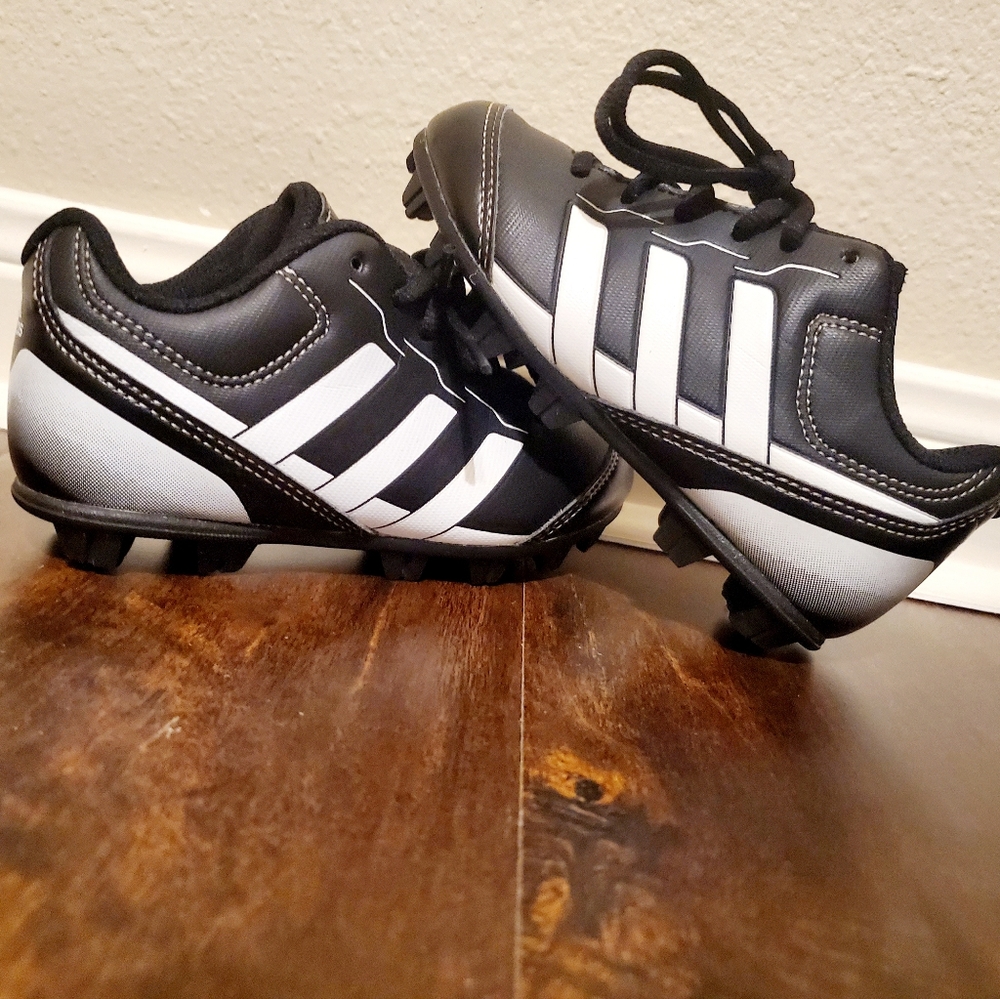 "Used" ADIDAS BOYS’ BASEBALL CLEATS w/o 📦